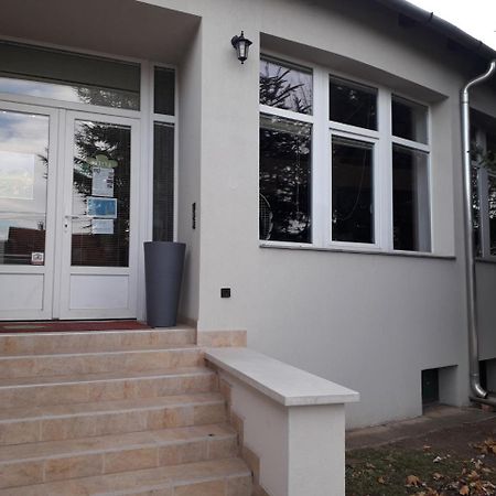 Tenisz Apartment Вечеш Экстерьер фото